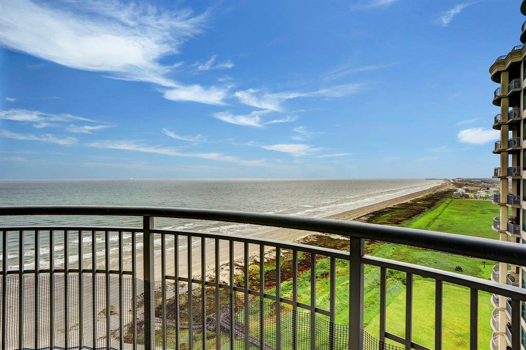801 Beach Drive - Photo 1