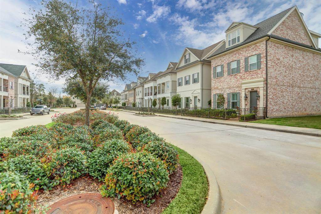 110 Magnolia Green Street - Photo 1