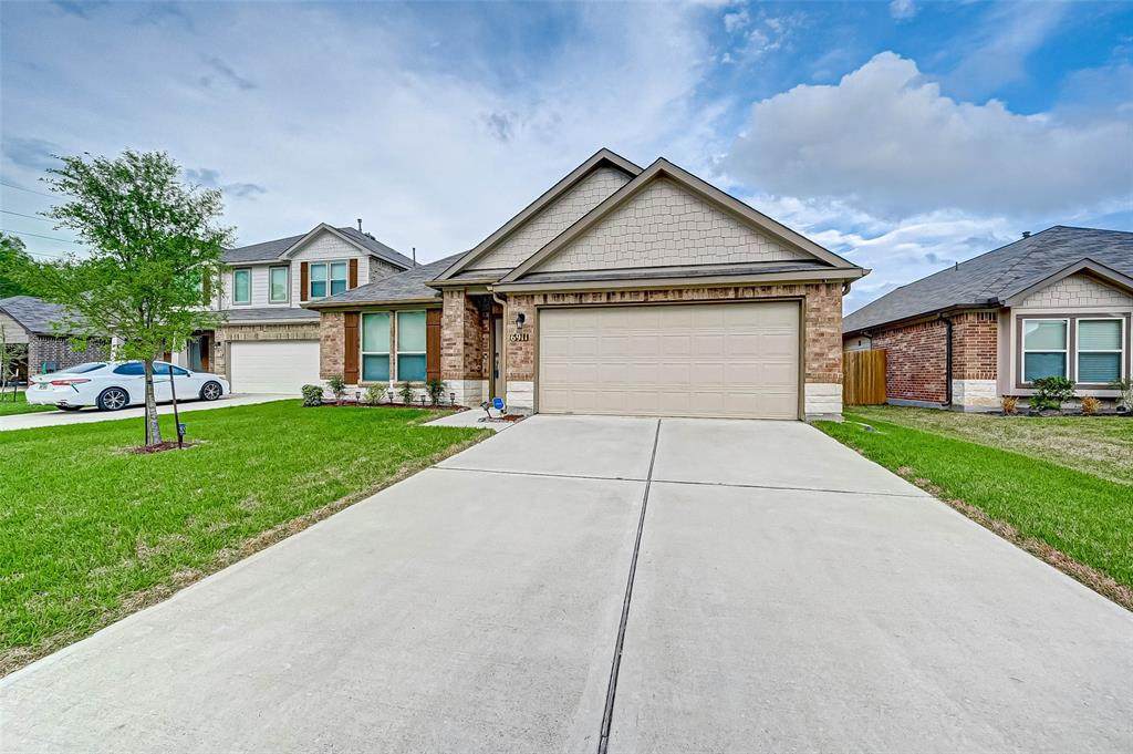 6911 Glenmoor Drive - Photo 1