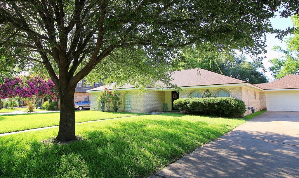2708 Apple Creek Circle - Photo 1