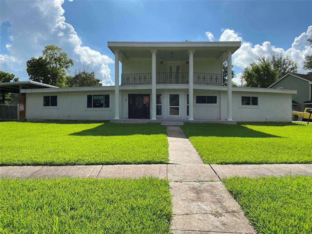 1705 Oaks Drive - Photo 1
