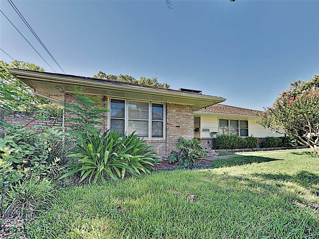3201 Aberdeen Way - Photo 1