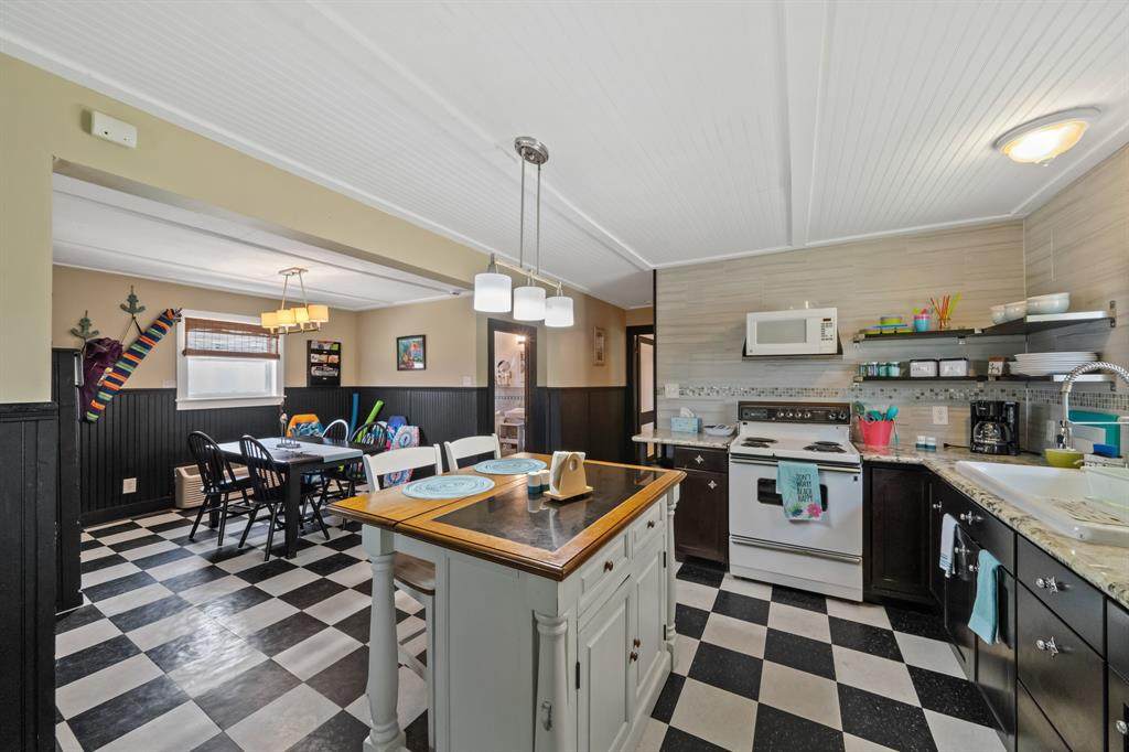 2909 Avenue L - Photo 1