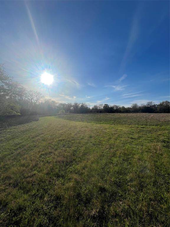 242 Private Road 1068 - Photo 1