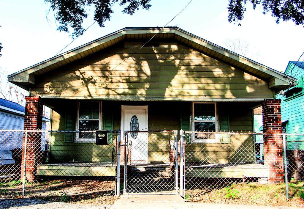 7039 Avenue E - Photo 1