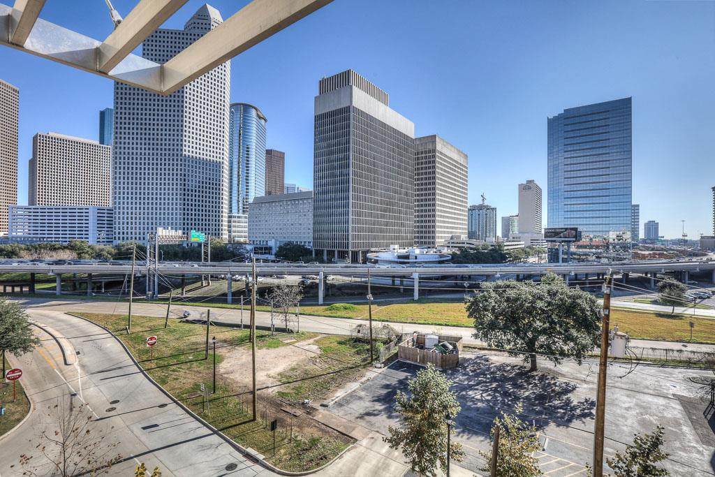 300 St Joseph Parkway - Photo 1