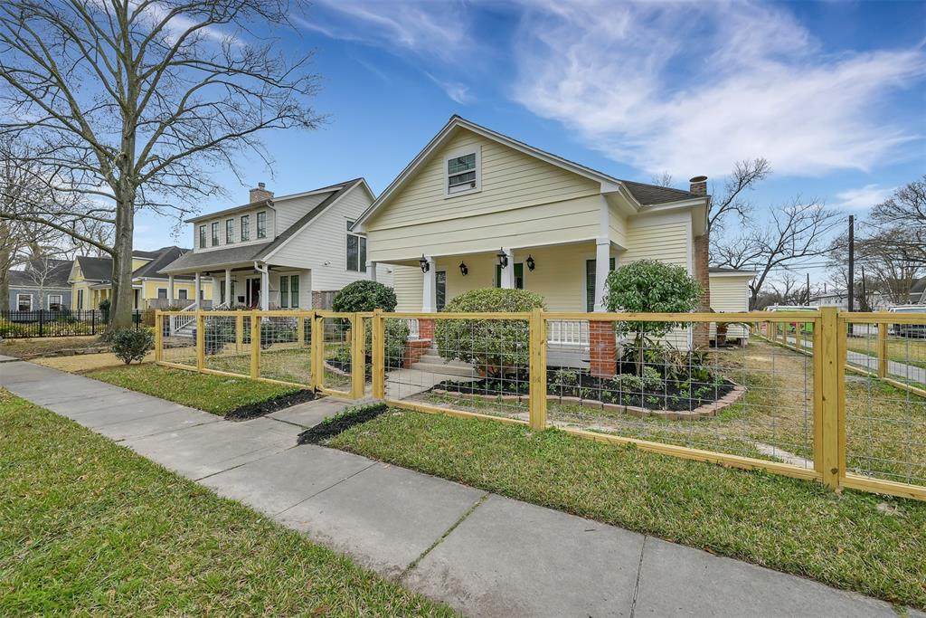 845 Columbia Street - Photo 1