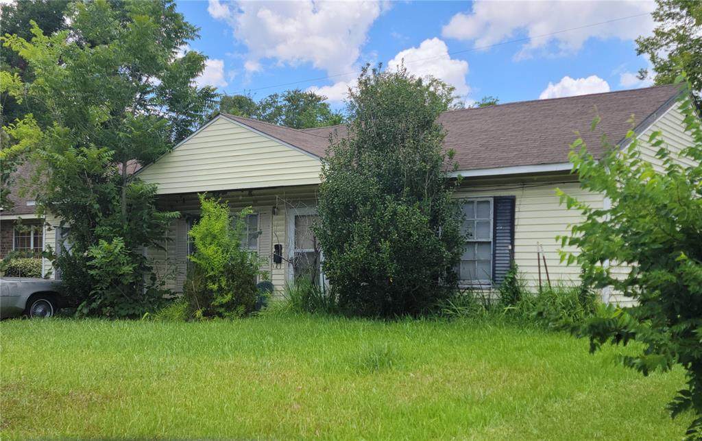 3919 Alsace Street - Photo 1