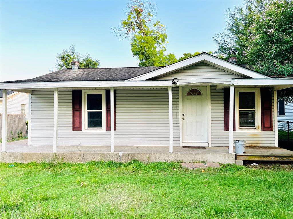 330 Plymouth Street - Photo 1
