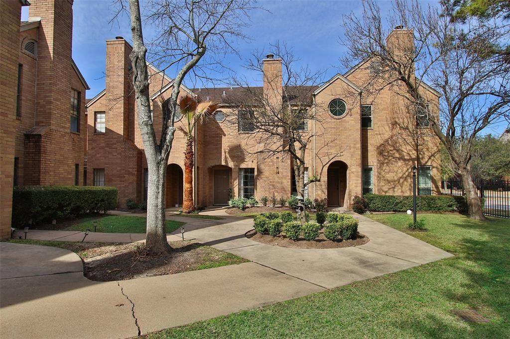3200 Bellefontaine Street - Photo 1