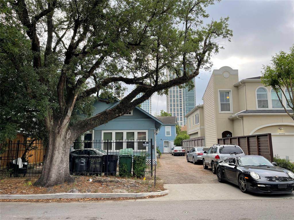 3403 Yupon Street - Photo 1