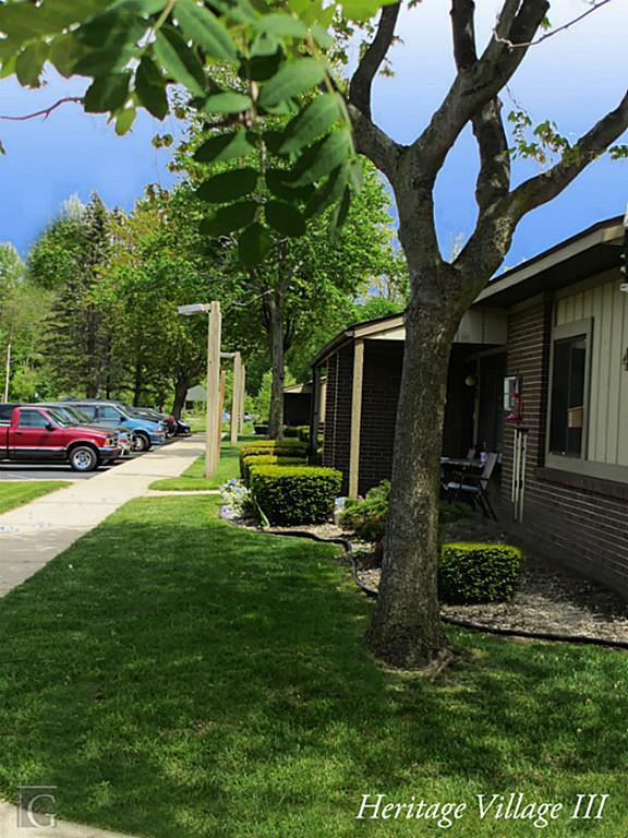 428 East Elm - Photo 1