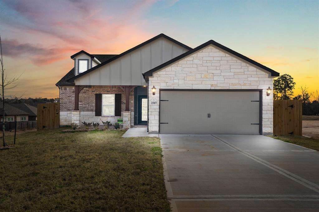 2507 Canyon Crown Court - Photo 1