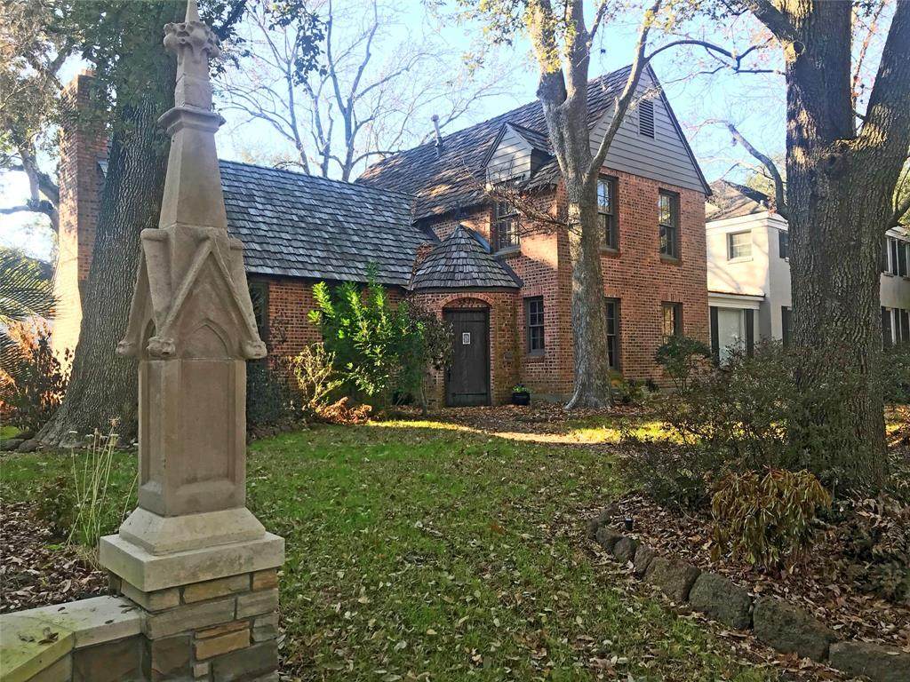 2243 Robinhood Street - Photo 1