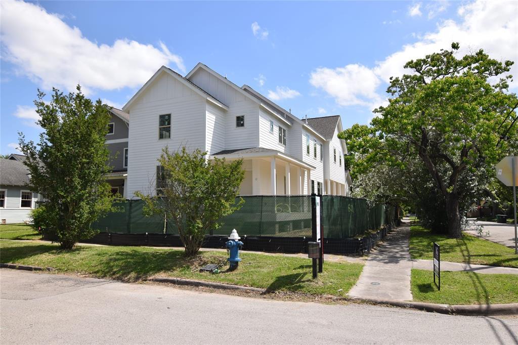 622 Byrne Street - Photo 1
