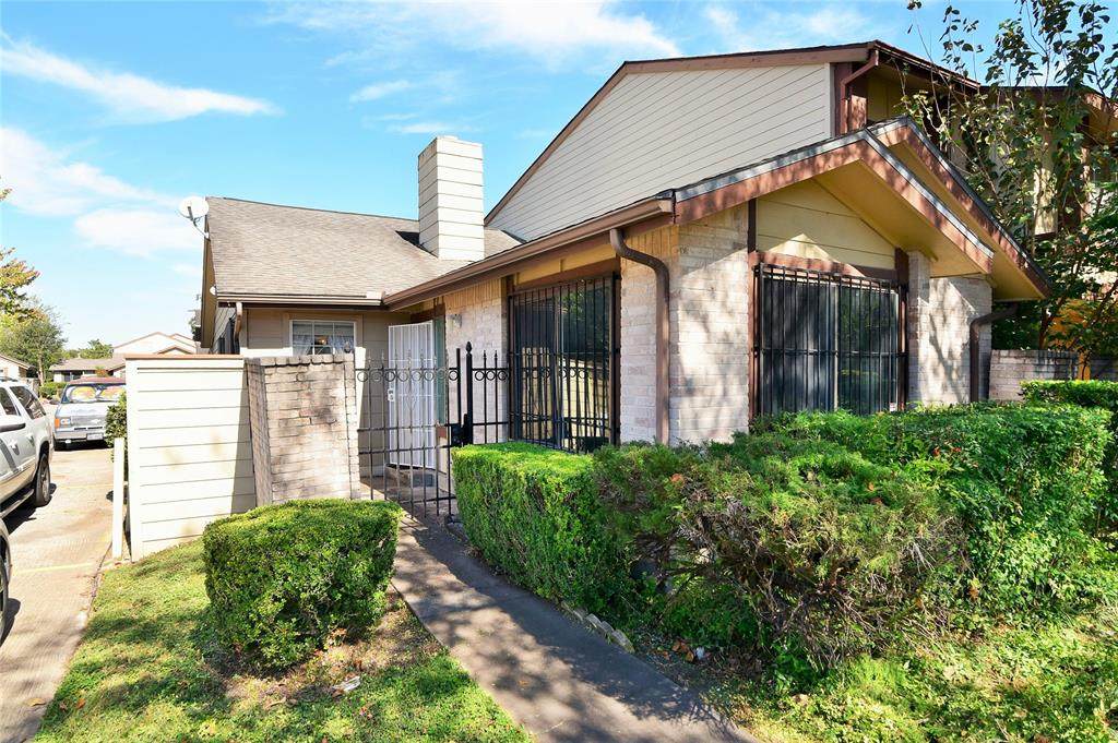 12551 Wellington Park Drive - Photo 1