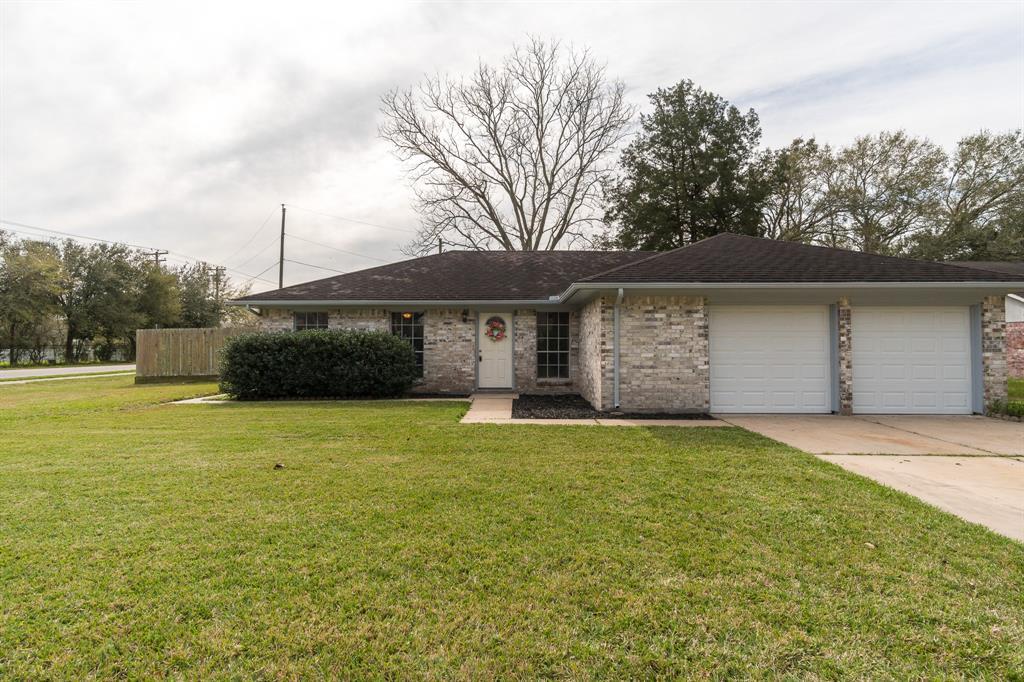 1705 Redwood Circle - Photo 1