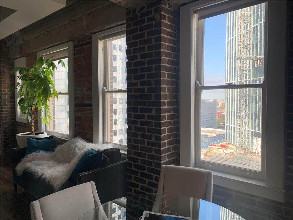 909 Texas Avenue - Photo 1