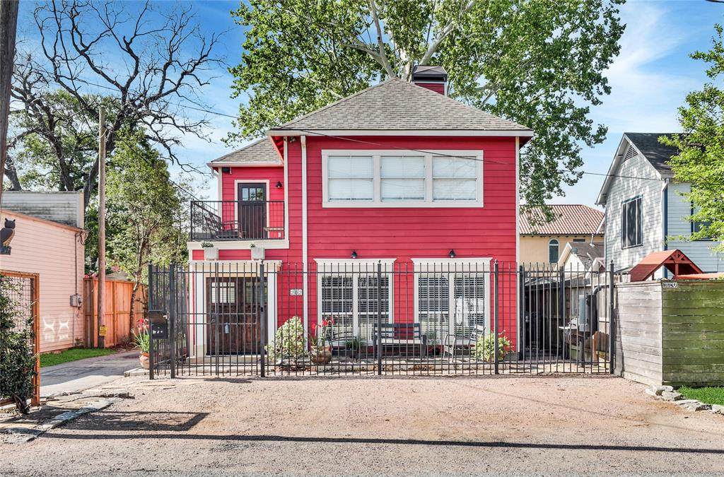 202 7th Street - Photo 1