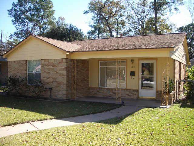 302 Graceland Street - Photo 1
