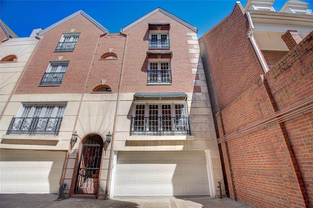 2427 Kingston Street - Photo 1
