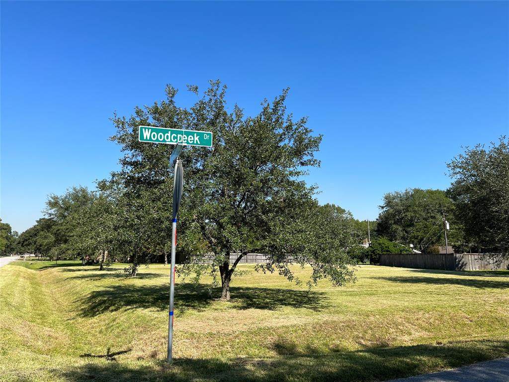 2608 Wood Creek Drive - Photo 1