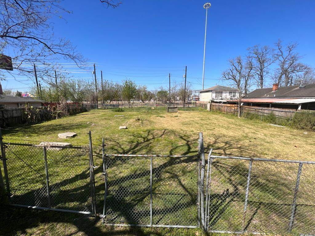 207 28TH ST Street - Photo 1