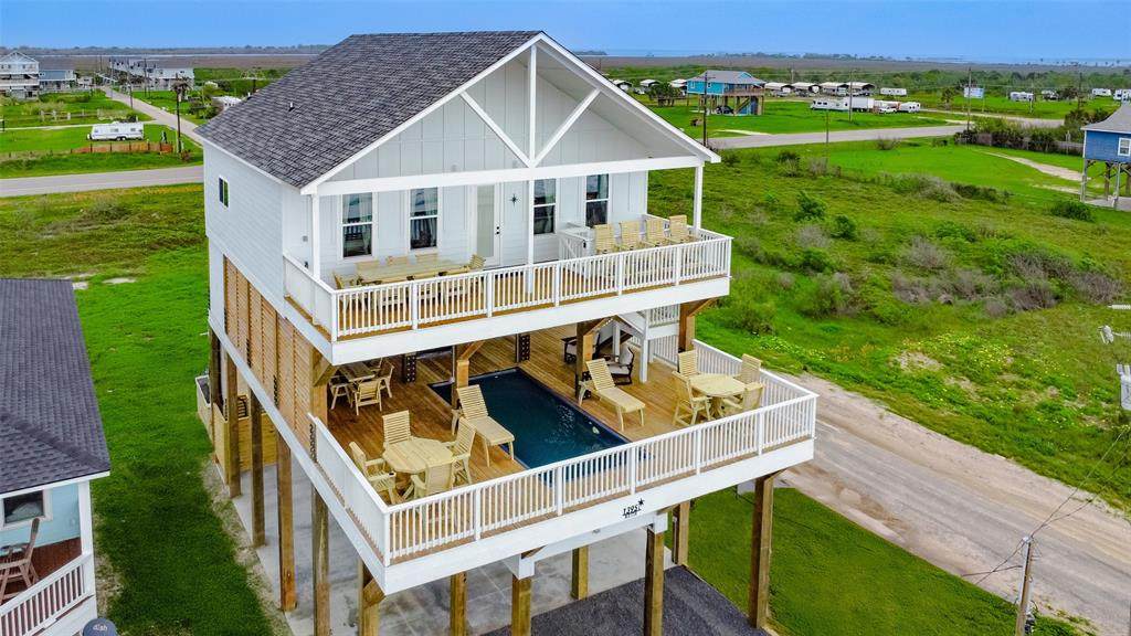 1395 Keith Avenue - Photo 1