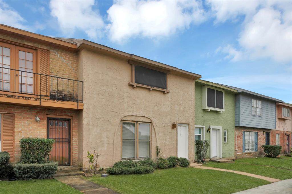7333 Chasewood Drive - Photo 1