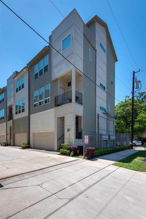 1016 18th Street - Photo 1