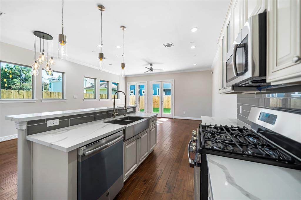 4806 Terry Street - Photo 1