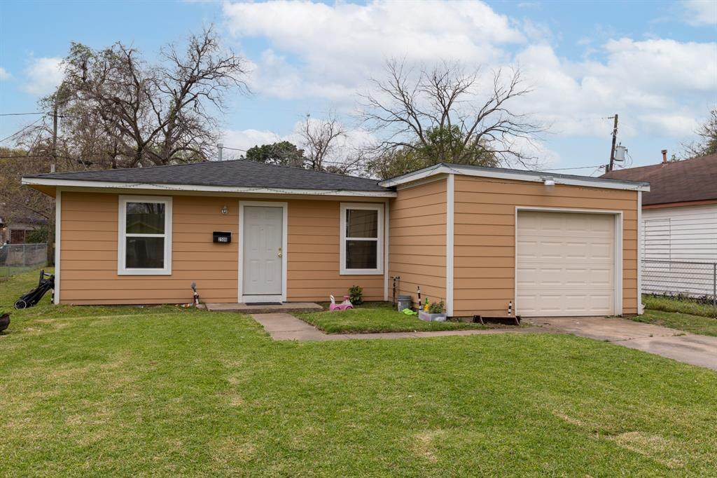 2506 6th Street - Photo 1