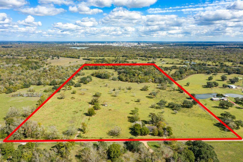 8050 County Road 142 - Photo 1
