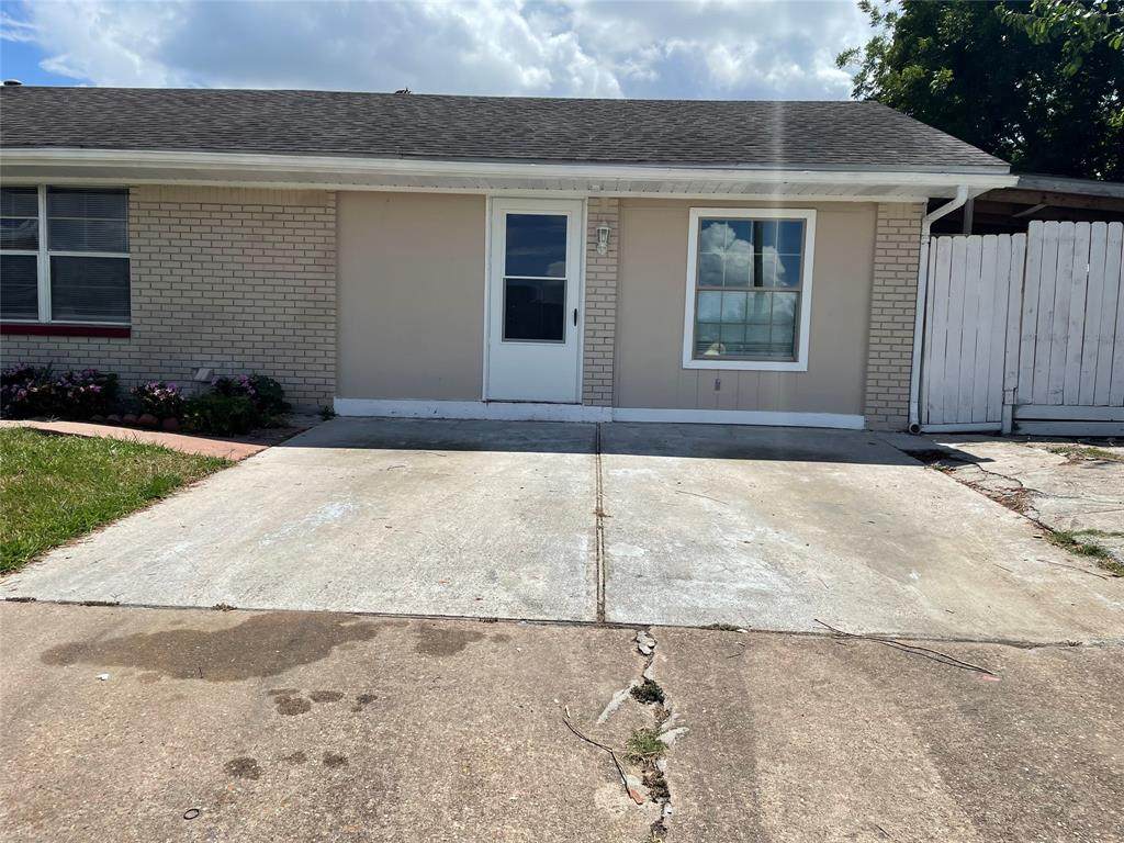 674 Roper Street - Photo 1