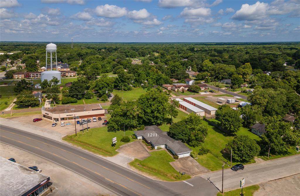 1211 Main Street - Photo 1