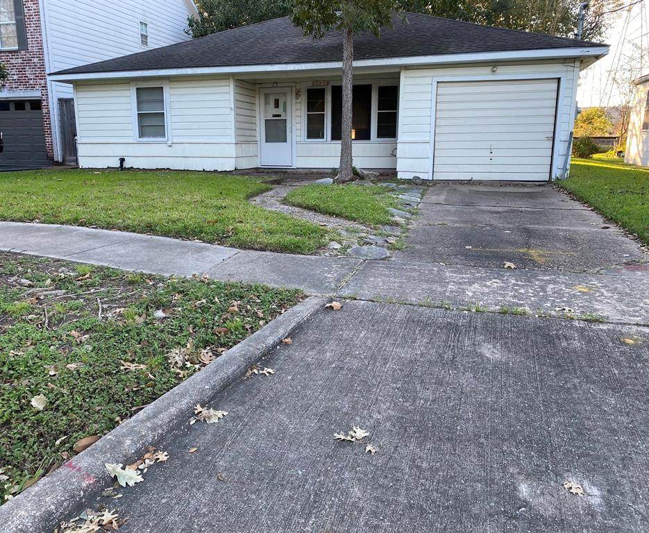 5728 Community Drive - Photo 1