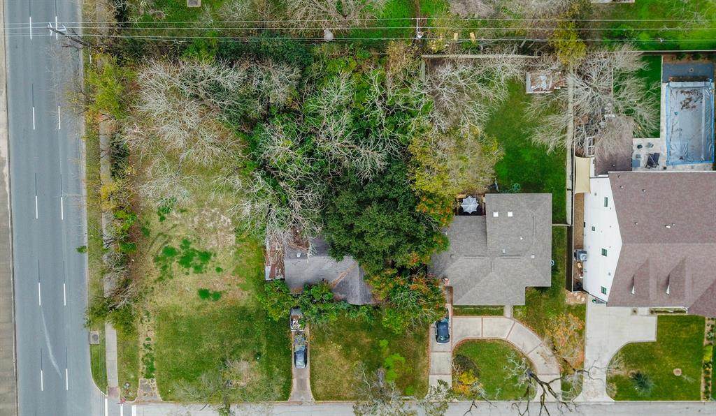 4626 Maple Street - Photo 1
