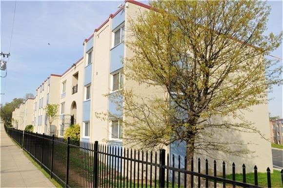 820 Southern Avenue - Photo 1