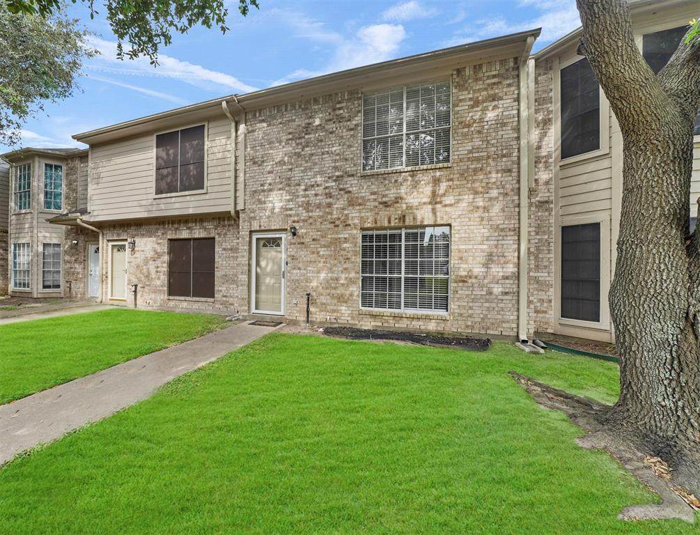 1013 Birnham Woods Boulevard - Photo 1