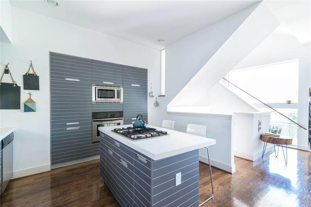 1515 Crockett Street - Photo 1