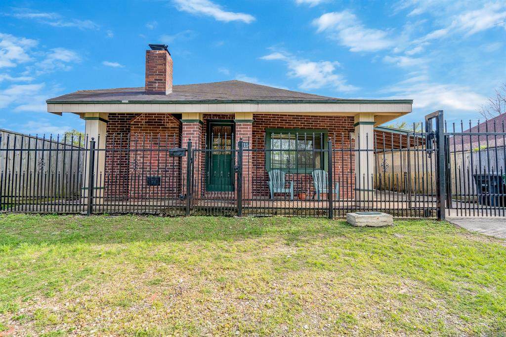 1715 Maud Street - Photo 1
