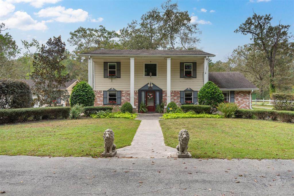 1083 County Road 3704B - Photo 1
