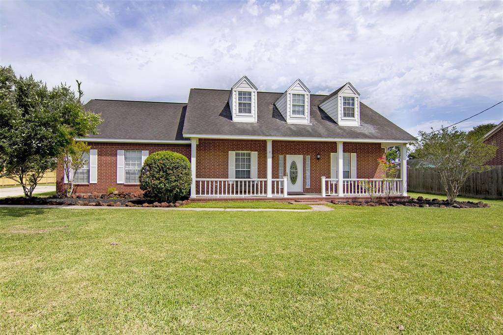 211 Oaks Grande Road - Photo 1