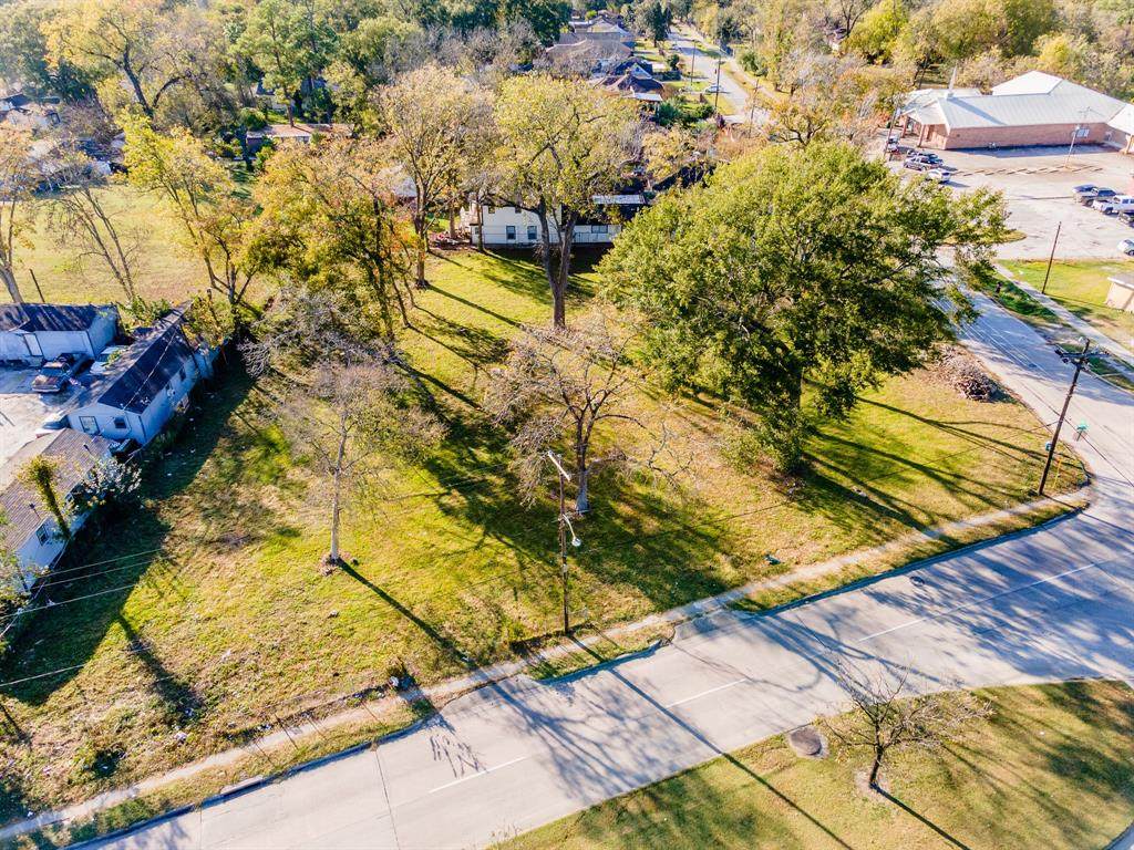 8921 Irvington Boulevard - Photo 1