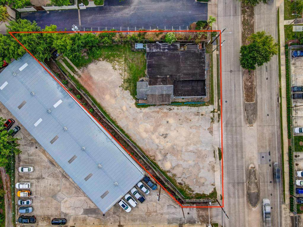 829 34th Street - Photo 1