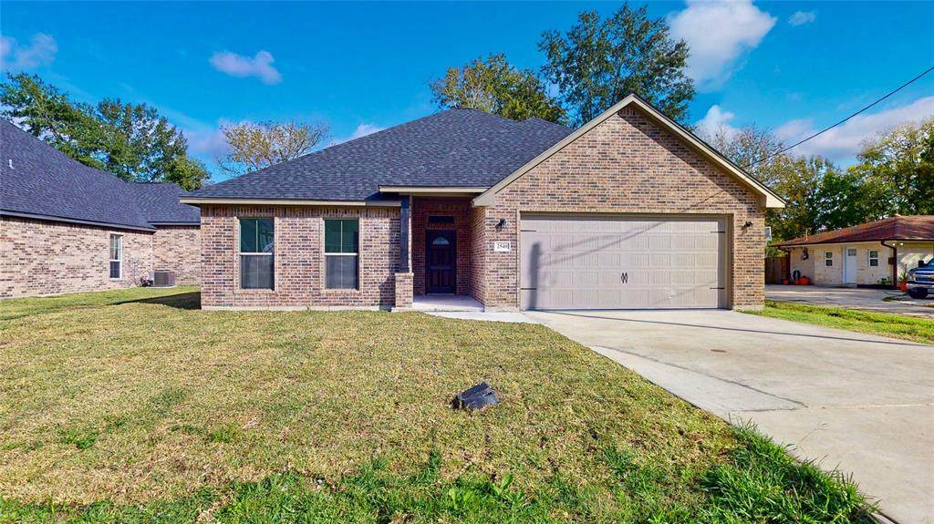 2540 10th Street - Photo 1