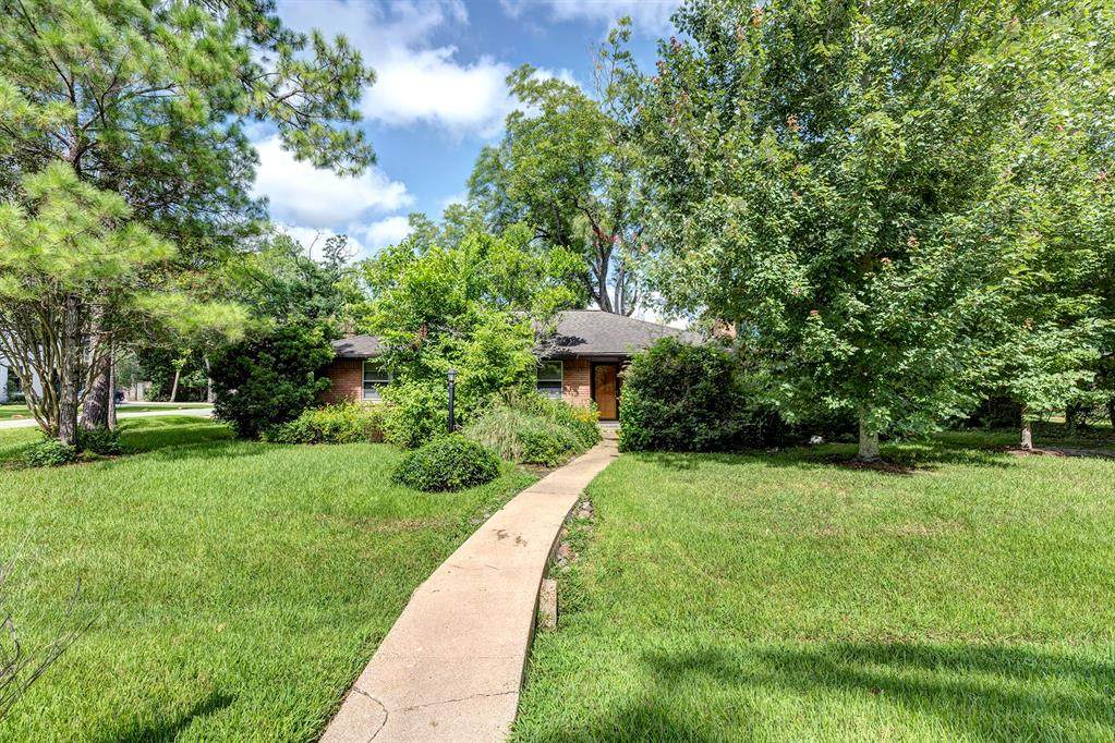 901 Constance Drive - Photo 1
