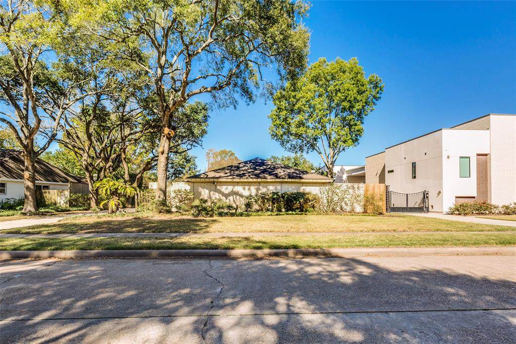 5218 Braesheather Drive - Photo 1