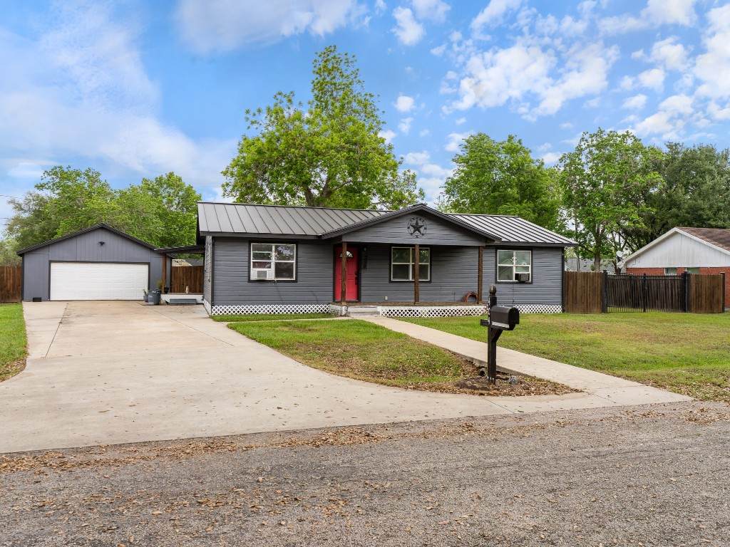 404 Elizabeth Avenue - Photo 1