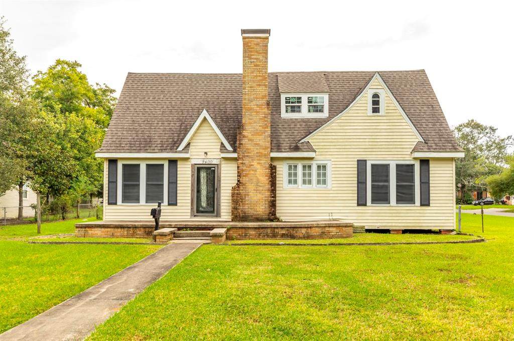 2400 Evergreen Drive - Photo 1